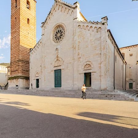 Appartamento A 150M Dal Duomo ปิเอตราซานตา ภายนอก รูปภาพ