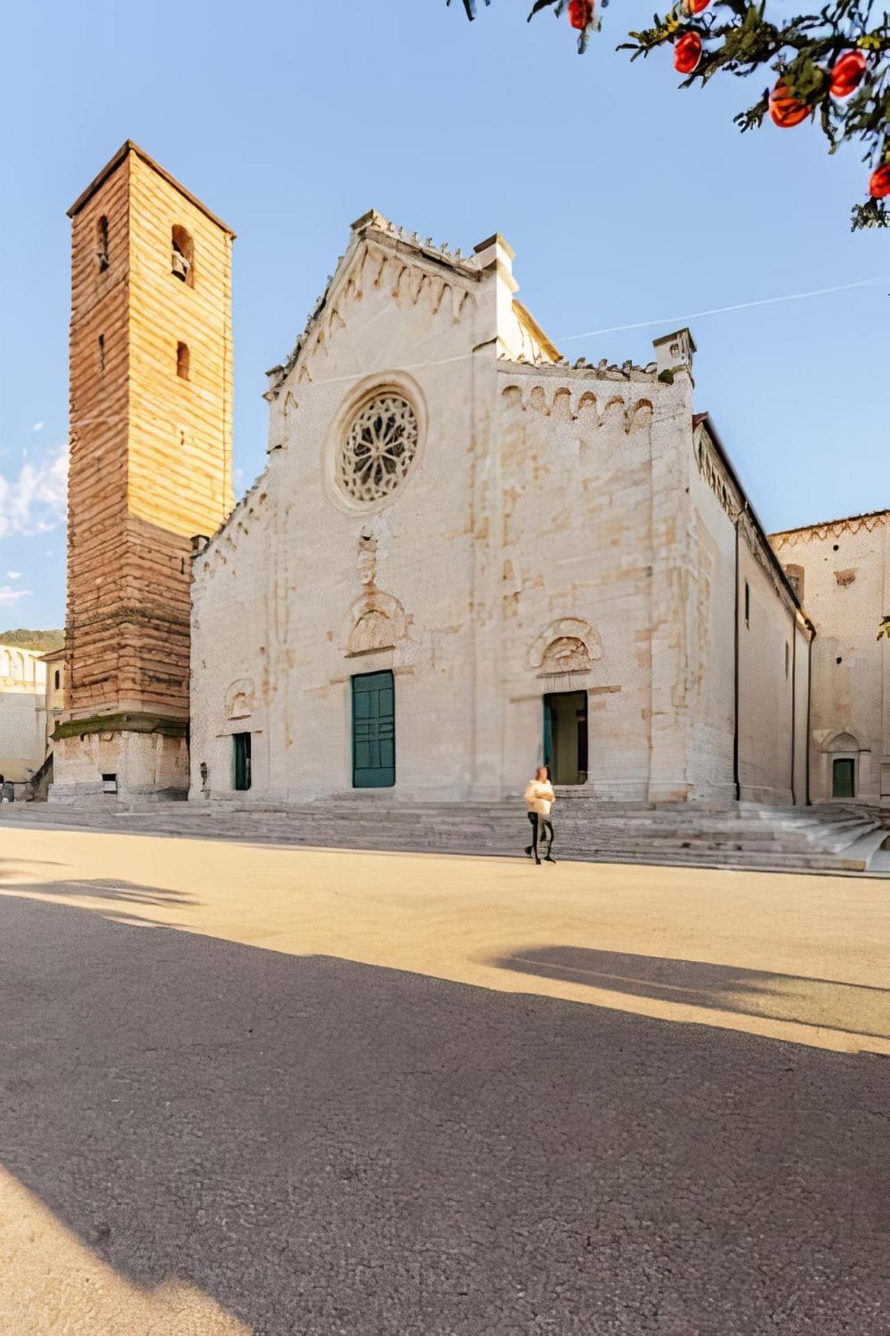 Appartamento A 150M Dal Duomo ปิเอตราซานตา ภายนอก รูปภาพ